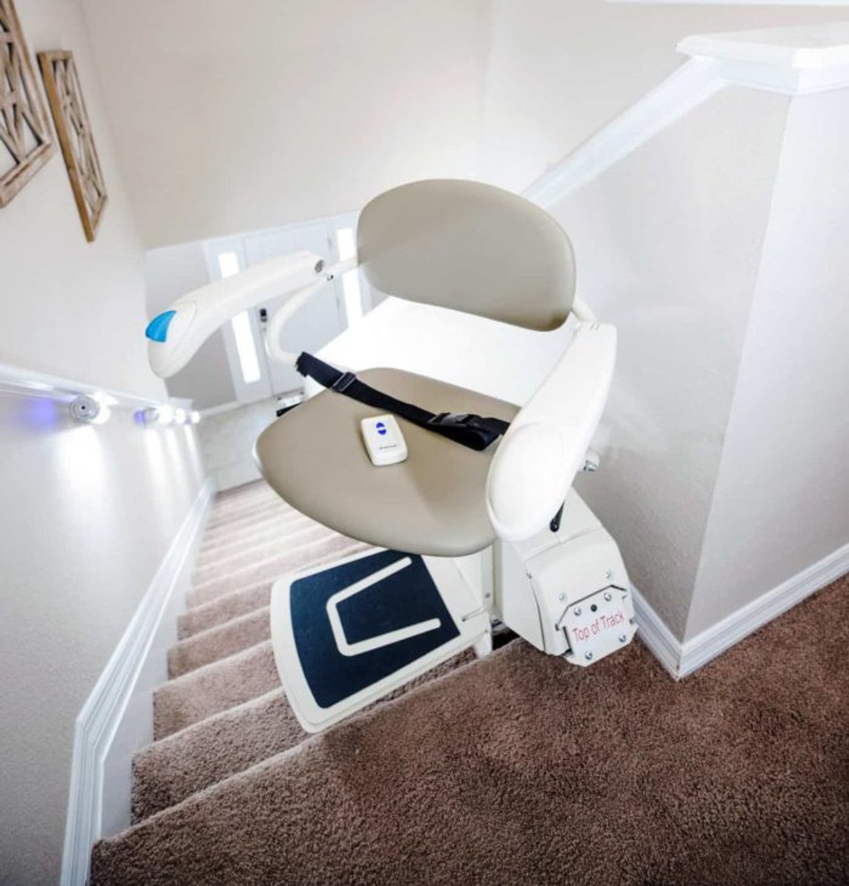 SL300_Piinnacle_Stair_Lift__83743-min